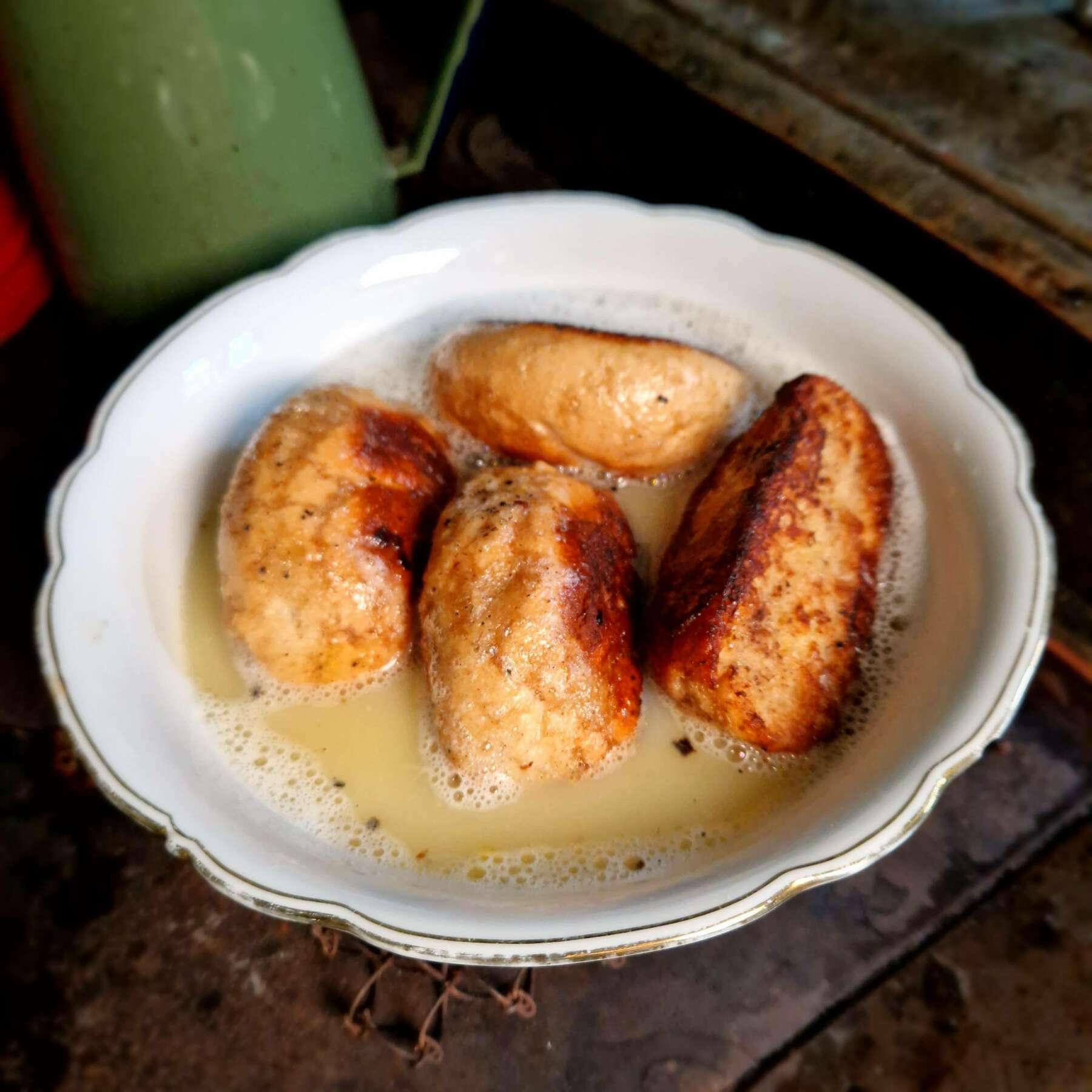 Rezepte | Karthäuserklöße mit Weinsauce